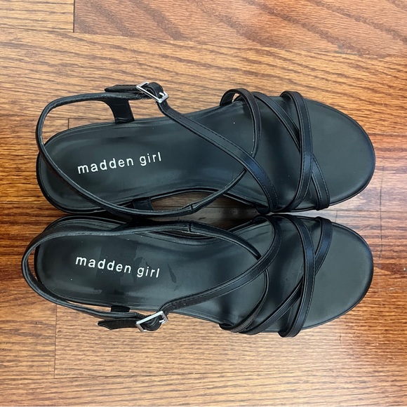 Madden Girl Black Platform Sandals - Picture 2 of 4